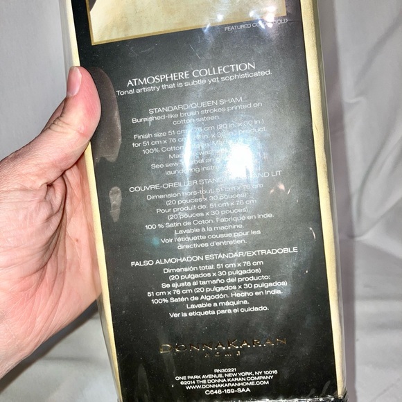 DONNA KARAN HOME GILDED COLLECTION GOLD - STANDARD/QUEEN Sham - Picture 10 of 10